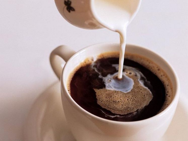 Кофе растворимый с молоком и сахаром