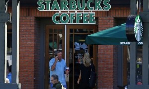 Полицейский в США подал иск против сети кофеен Starbucks на 50 тысяч долларов