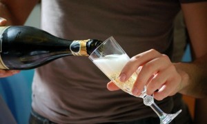 О том, как правильно пить шампанское