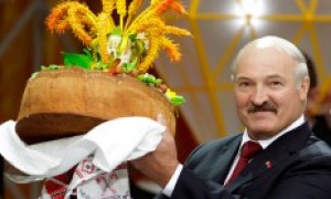 Как Лукашенко решил россиян накормить